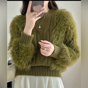 NWT Fluffy sweater! Pit to pit 23 inches; length 18 inches. 💚